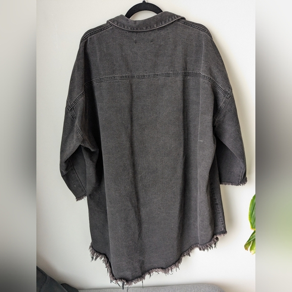 Missguided plis - Oversized Black Denim Shirt with Frayed Hem Size 20 - Picture 5 of 5